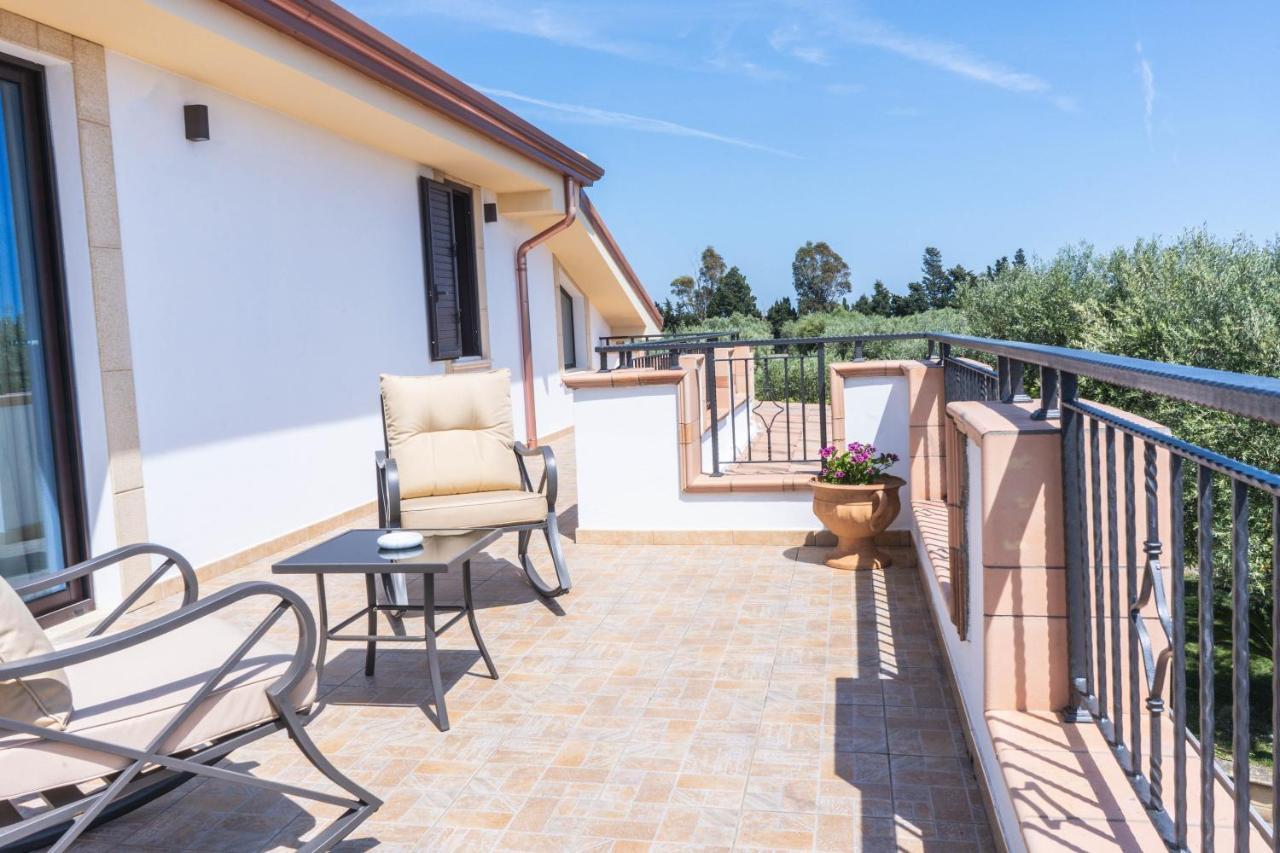Relais Ruggiero Bed & Breakfast Le Castella  Exterior foto