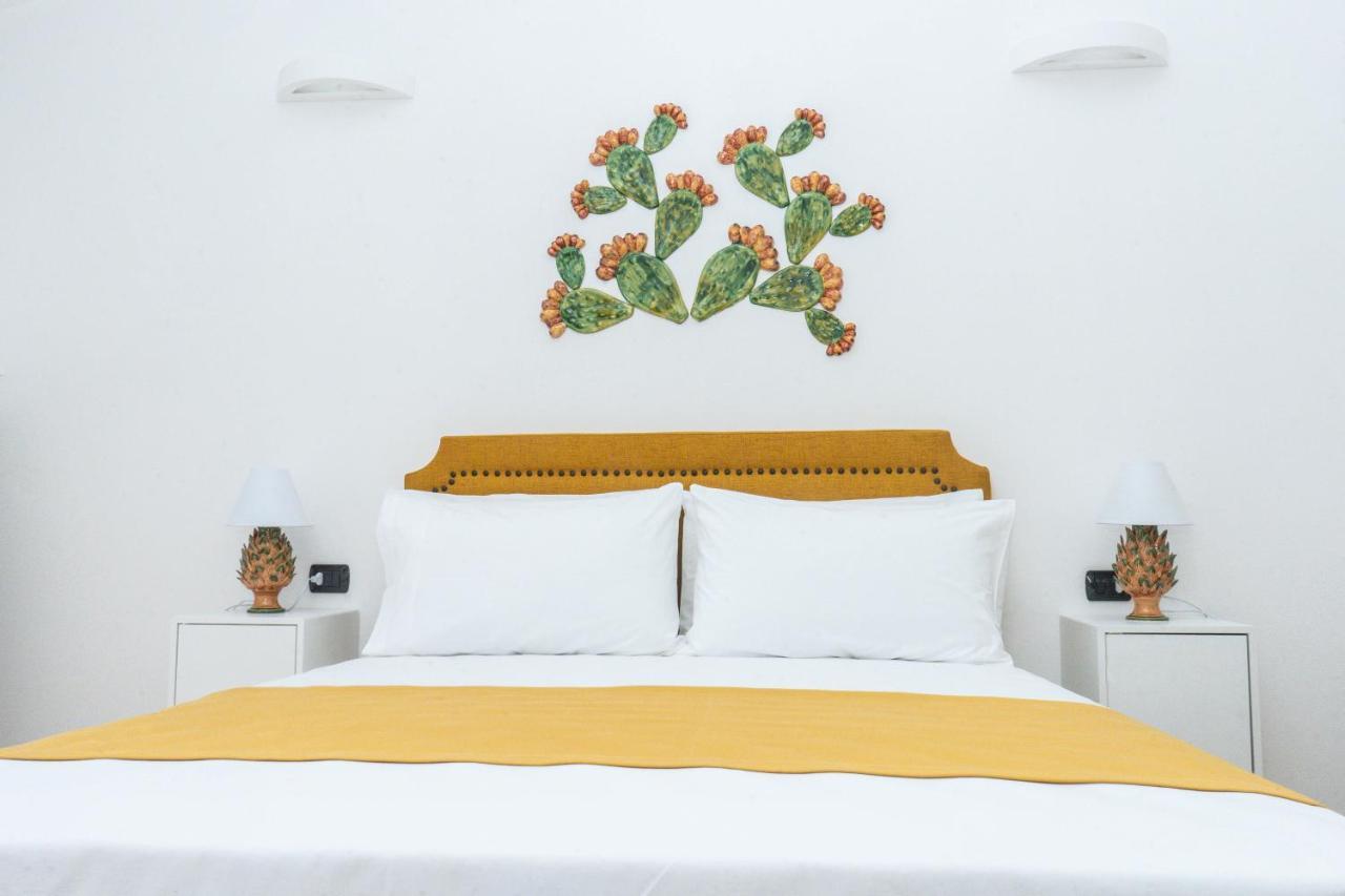 Relais Ruggiero Bed & Breakfast Le Castella  Exterior foto