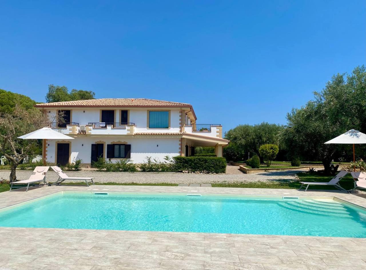 Relais Ruggiero Bed & Breakfast Le Castella  Exterior foto