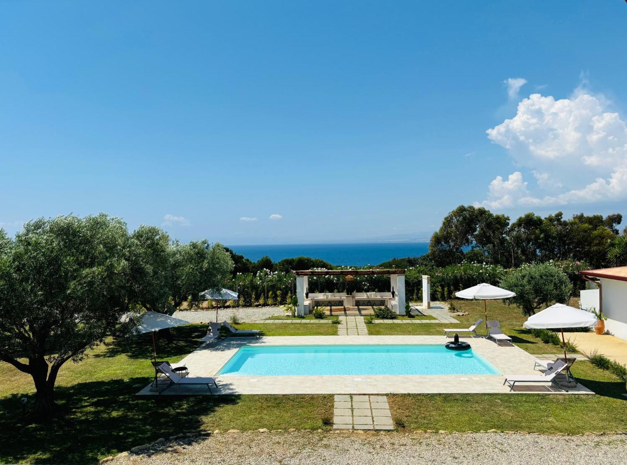 Relais Ruggiero Bed & Breakfast Le Castella  Exterior foto